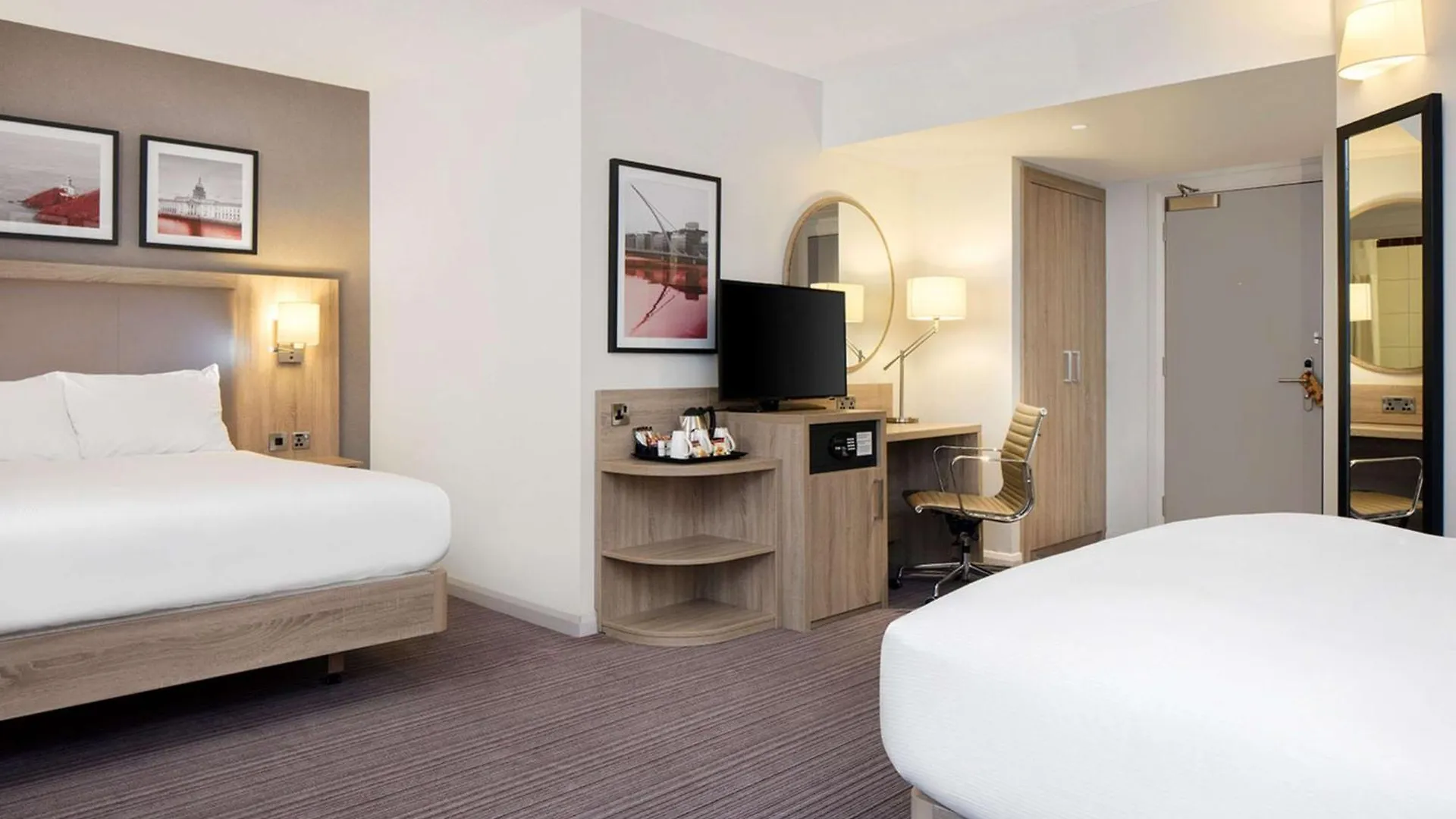 Hilton Garden Inn Dublin City Centre 4*,