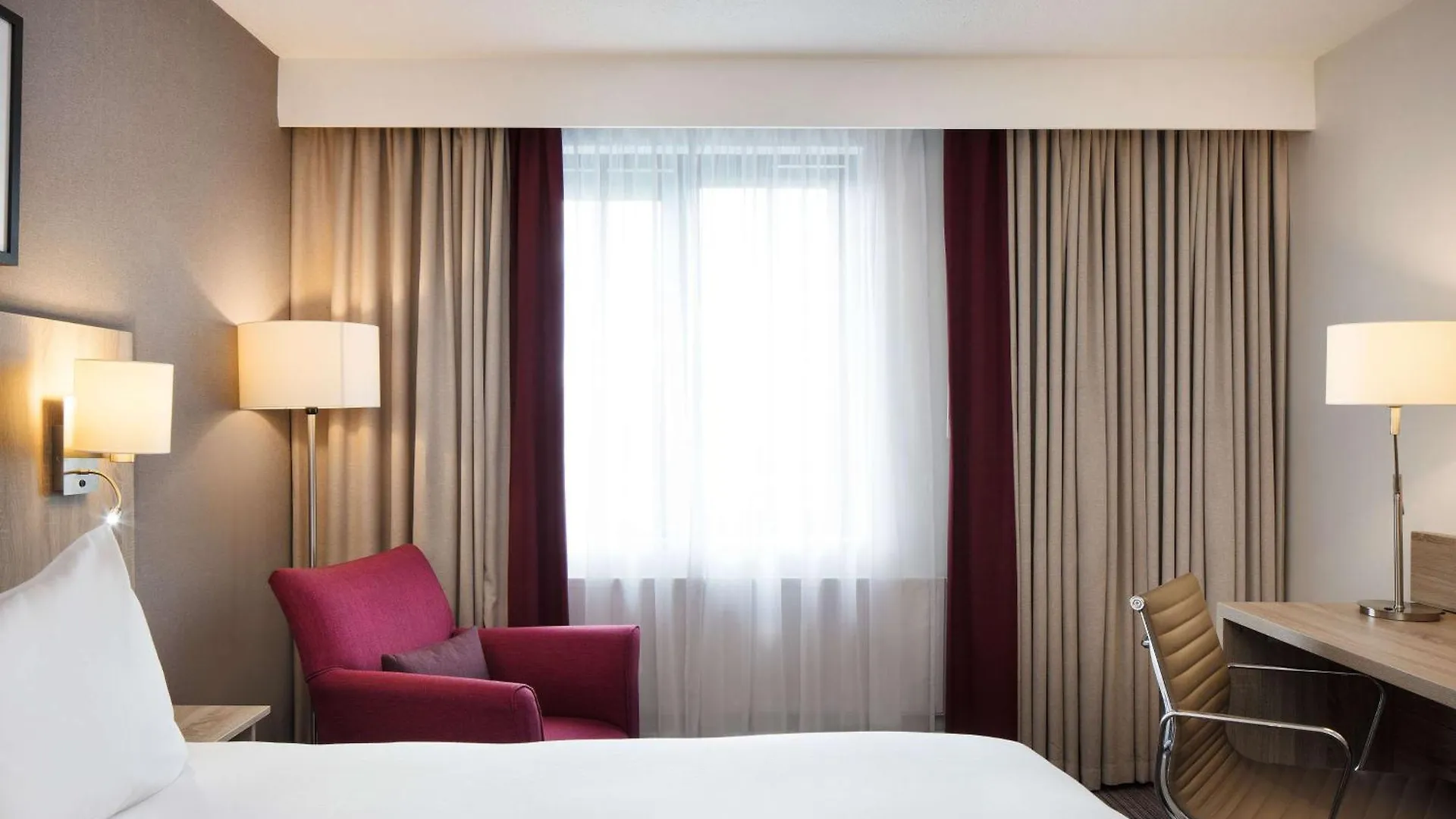 Hilton Garden Inn Dublin City Centre 4*,